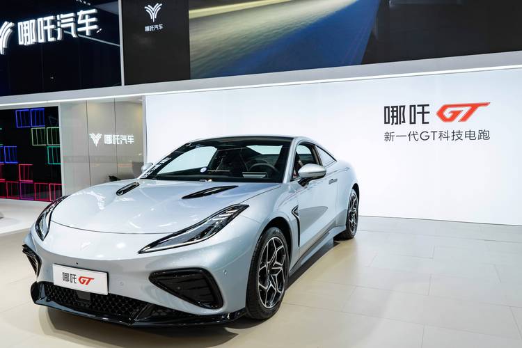 重庆江北区兴赛明企业管理咨询哪吒汽车在智能汽车领域的表现，领途汽车在新能源汽车市场中的影响力