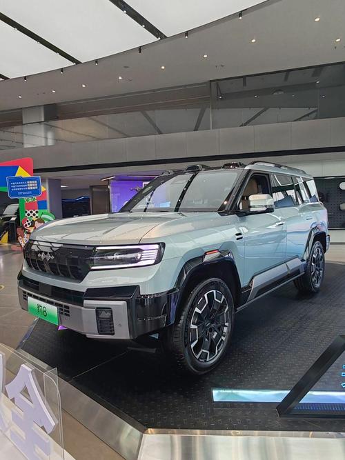 重庆江北区兴赛明企业管理咨询比亚迪方程豹硬派越野的爆款，英菲尼迪35周年与你共成长